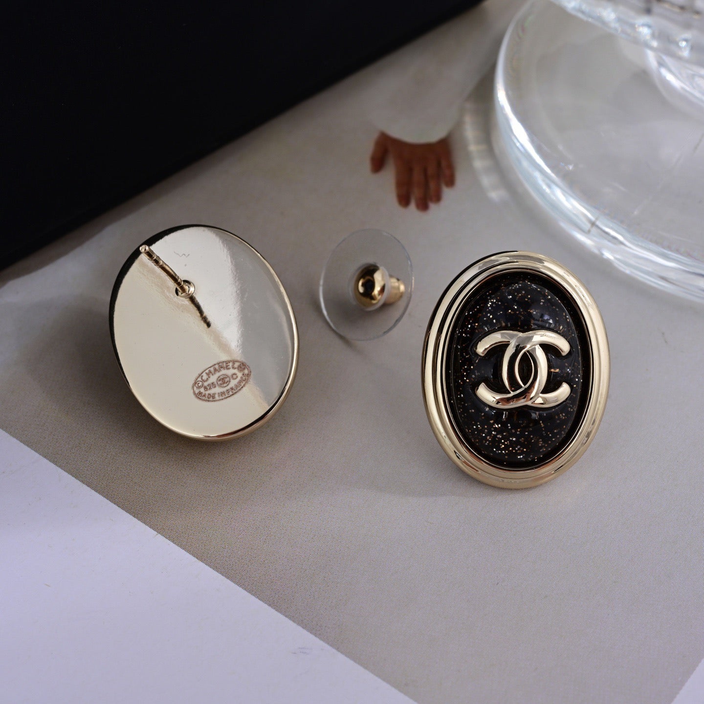 CHANEL Style Gold-Tone Vintage Oval Glitter Black Enamel CC Logo Stud Earrings