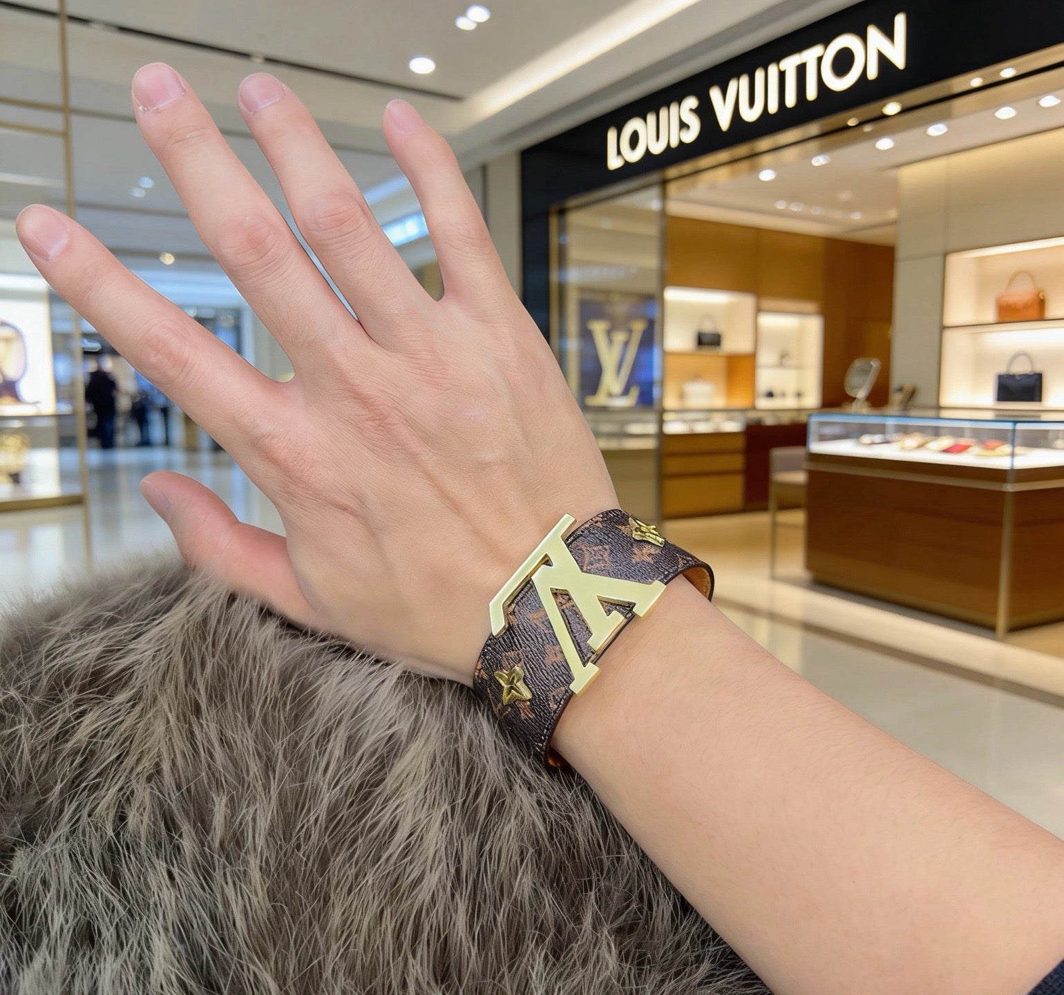 LOUIS VUITTON Style Monogram Canvas Gold-Tone Massive LV Icon Wide Leather Bracelet
