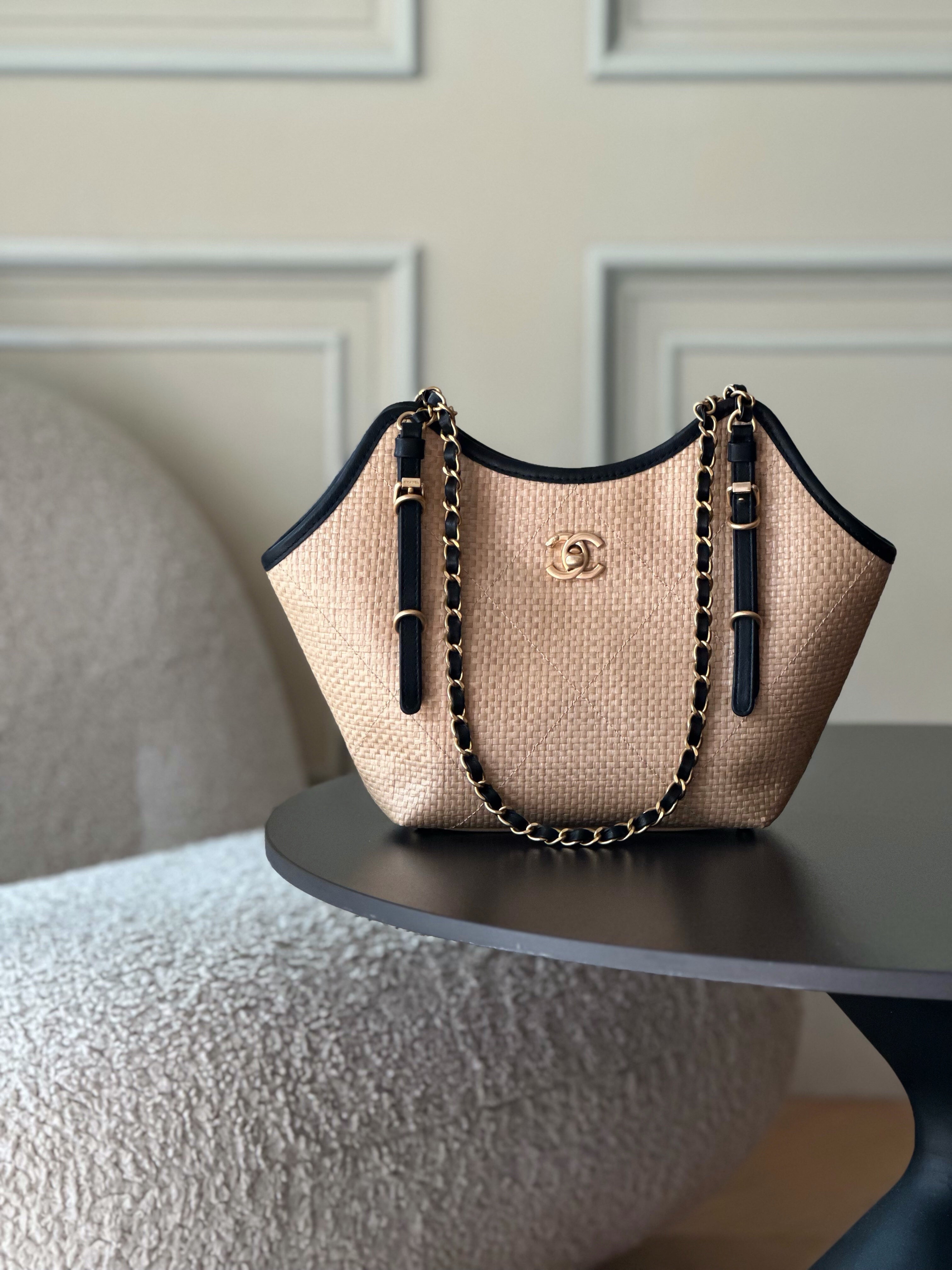 Chanel 25S Maxi Hobo Bag — Grass-Woven Cowhide Tote