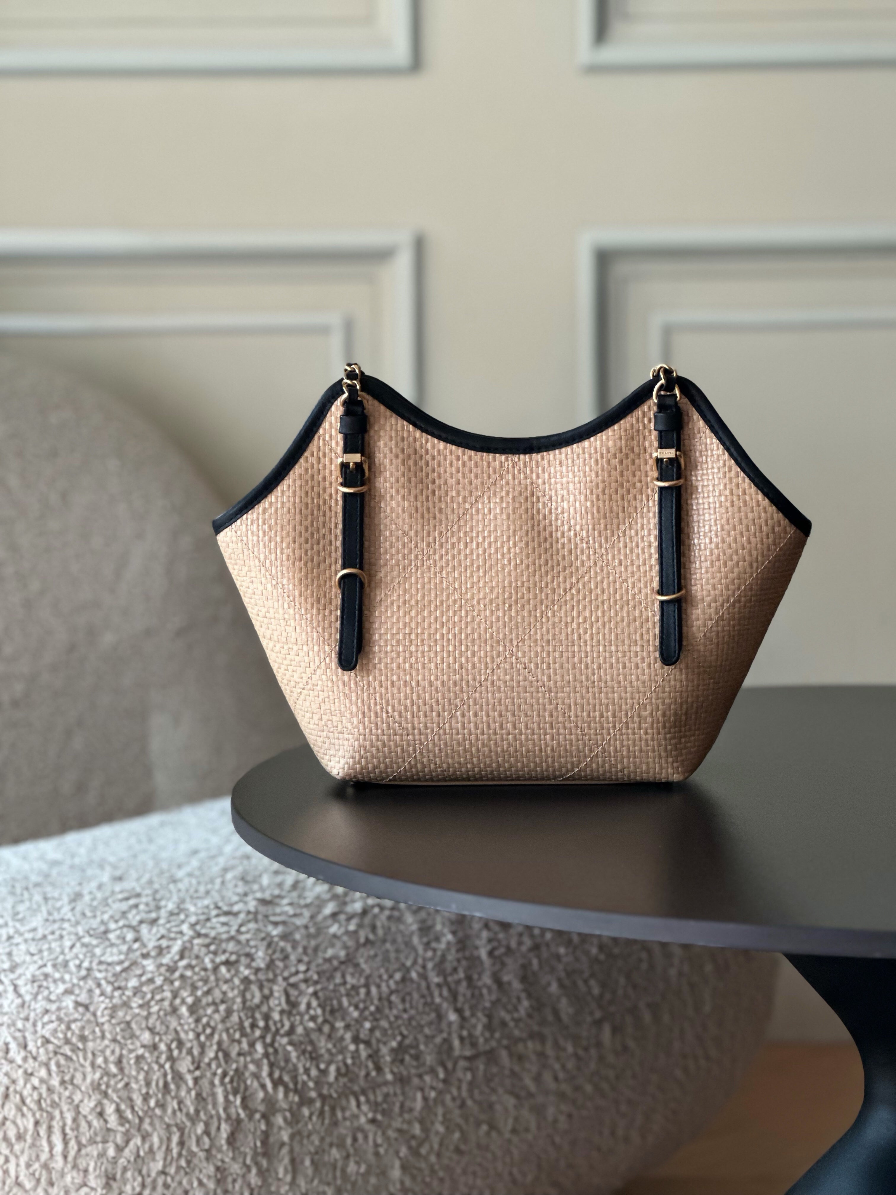 Chanel 25S Maxi Hobo Bag — Grass-Woven Cowhide Tote